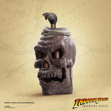 Charger l'image dans la galerie, Indiana Jones Adventure Series Indiana Jones (Hypnotisé) (Skull Idol BAA) PAR HASBRO - MARQUE INDIANA JONES