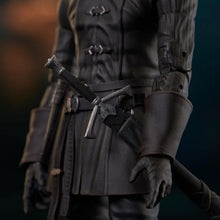 Charger l'image dans la galerie, Figurine d'action de luxe Aemond Targaryen de la Maison du Dragon PAR DIAMOND SELECT TOYS, GENTLE GIANT - MARQUE GAME OF THRONES