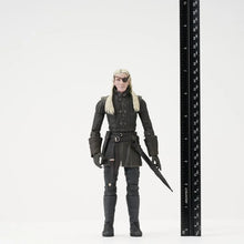 Charger l'image dans la galerie, Figurine d'action de luxe Aemond Targaryen de la Maison du Dragon PAR DIAMOND SELECT TOYS, GENTLE GIANT - MARQUE GAME OF THRONES