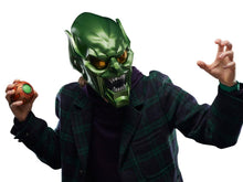 Charger l'image dans la galerie, Casque portable Spider-Man : No Way Home Marvel Legends Green Goblin à l'échelle 1:1 PAR HASBRO - MARQUE MARVEL