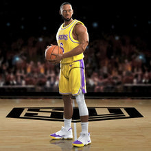 Charger l'image dans la galerie, Composition de départ NBA Série 1 LeBron James (LA Lakers) PAR HASBRO - MARQUES NBA, LOS ANGELES LAKERS