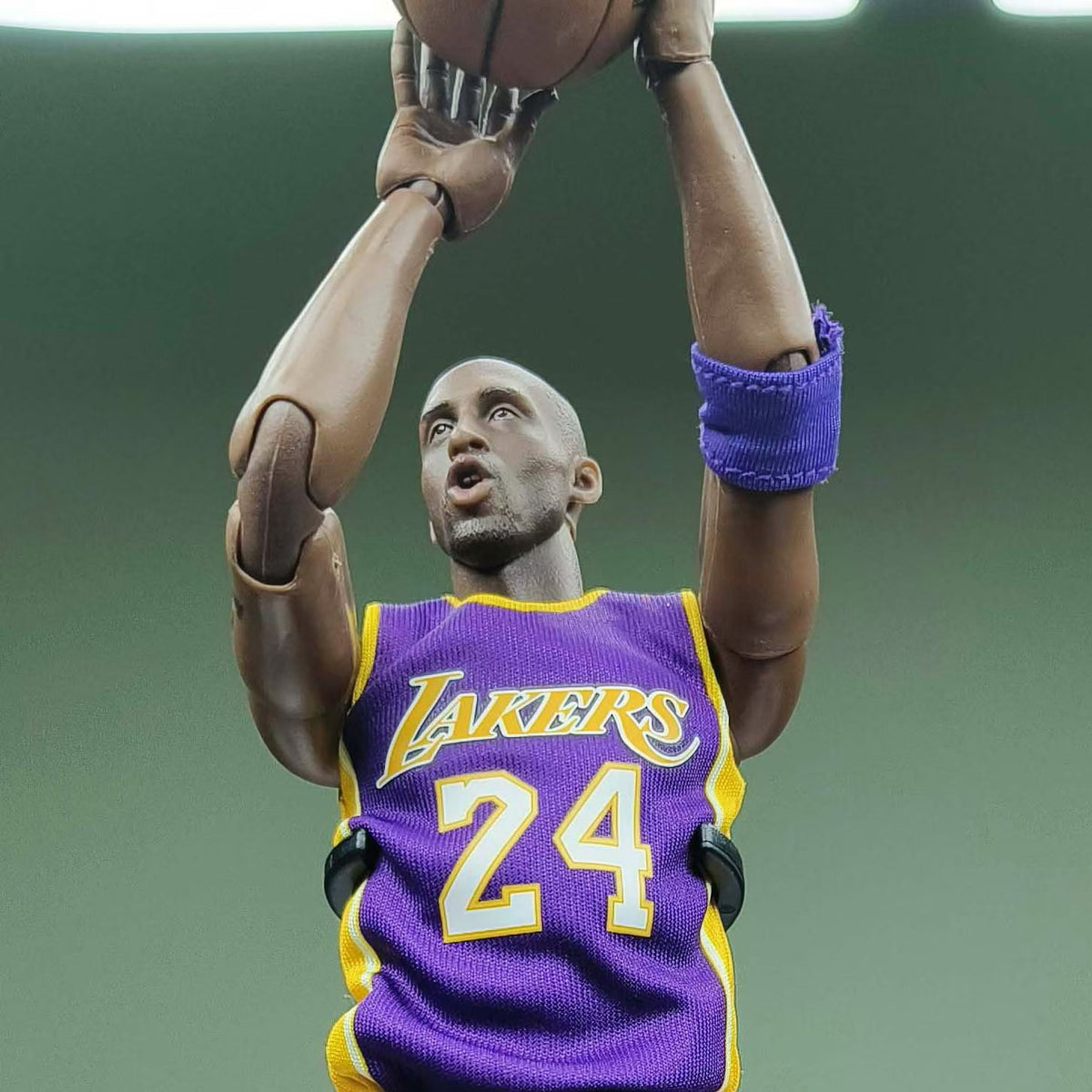 Kobe Bryant 1/9 Scale (Los Angeles Lakers) Action Figure
