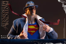 Charger l'image dans la galerie, MUFF TOYS 1/12 Scale Protector Of Metropolis 6 Inch Superman Clark Kent Figure