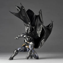 画像をギャラリービューアに読み込む, Batman: Arkham Knight Amazing Yamaguchi Revoltech NR038 Batman Action Figure BY KAIYODO - BRAND DC COMICS
