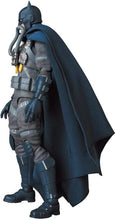 Charger l'image dans la galerie, Batman : Hush MAFEX No.166 Batman (Stealth Jumper Ver.) PAR MEDICOM TOY - MARQUE DC COMICS