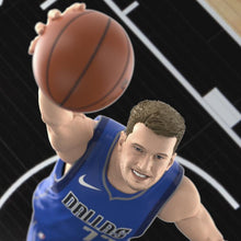 Charger l'image dans la galerie, Composition de départ NBA Série 1 Luka Doncic (Dallas Mavericks) PAR HASBRO - MARQUES NBA, DALLAS MAVERICKS