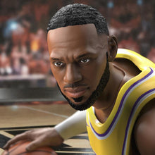 Charger l'image dans la galerie, Composition de départ NBA Série 1 LeBron James (LA Lakers) PAR HASBRO - MARQUES NBA, LOS ANGELES LAKERS