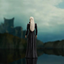 Charger l'image dans la galerie, Figurine d'action de luxe Rhaenyra Targaryen de la Maison du Dragon PAR DIAMOND SELECT TOYS, GENTLE GIANT - MARQUE GAME OF THRONES