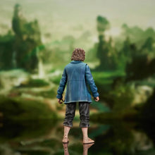 Load image into Gallery viewer, The Lord of the Rings Pippin Took Deluxe Action Figure BY DIAMOND SELECT TOYS , GENTLE GIANT - BRAND THE LORD OF THE RINGS & THE HOBBIT