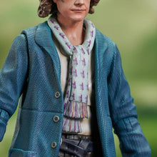 Load image into Gallery viewer, The Lord of the Rings Pippin Took Deluxe Action Figure BY DIAMOND SELECT TOYS , GENTLE GIANT - BRAND THE LORD OF THE RINGS & THE HOBBIT