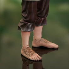Load image into Gallery viewer, The Lord of the Rings Merry Brandybuck Deluxe Action Figure BY DIAMOND SELECT TOYS , GENTLE GIANT - BRAND THE LORD OF THE RINGS & THE HOBBIT