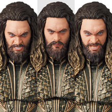 Load image into Gallery viewer, Zack Snyder's Justice League MAFEX No.209 Aquaman BY MEDICOM TOY - BRAND DC COMICS