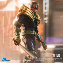 Charger l&#39;image dans la galerie, 2000 AD Exquisite Super Series Judge Dredd 1/12 Scale PX Aperçus Figurine exclusive PAR HIYA TOYS - MARQUES JUDGE DREDD, 2000 AD 
