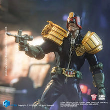 Charger l&#39;image dans la galerie, 2000 AD Exquisite Super Series Judge Dredd 1/12 Scale PX Aperçus Figurine exclusive PAR HIYA TOYS - MARQUES JUDGE DREDD, 2000 AD 
