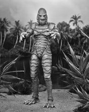 Charger l&#39;image dans la galerie, Universal Monsters Ultimate Creature from the Black Lagoon (Version noire et blanche) PAR NECA - MARQUE UNIVERSAL MONSTERS 
