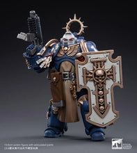 Load image into Gallery viewer, Warhammer 40K Ultramarines Bladeguard Veterans 02 1/18 Scale Figure
