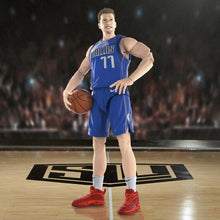 Charger l&#39;image dans la galerie, Composition de départ NBA Série 1 Luka Doncic (Dallas Mavericks) PAR HASBRO - MARQUES NBA, DALLAS MAVERICKS 
