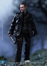 Charger l&#39;image dans la galerie, The Walking Dead: Dead City Exquisite Super Negan 1/12 Scale PX Aperçus Figurine d&#39;action exclusive PAR HIYA TOYS - MARQUE THE WALKING DEAD 
