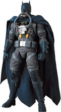 Load image into Gallery viewer, Batman: Hush MAFEX No.166 Batman (Stealth Jumper Ver.) BY MEDICOM TOY - BRAND DC COMICS
