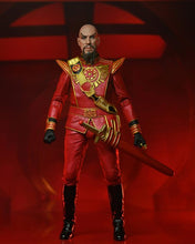 Charger l&#39;image dans la galerie, King Features Flash Gordon Ultimate Ming the Merciless (Tenue militaire rouge) PAR NECA - MARQUES FLASH GORDON, KING FEATURES 
