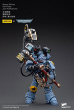 Charger l&#39;image dans la galerie, Figurine Warhammer 40K Space Wolves Iron Priest Jorin Fellhammer à l&#39;échelle 1/18 PAR JOYTOY - MARQUE WARHAMMER 
