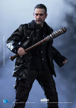 Charger l&#39;image dans la galerie, The Walking Dead: Dead City Exquisite Super Negan 1/12 Scale PX Aperçus Figurine d&#39;action exclusive PAR HIYA TOYS - MARQUE THE WALKING DEAD 
