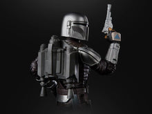 Charger l&#39;image dans la galerie, Star Wars : La Série Noire 6&quot; Le Mandalorien (Armure Beskar) PAR HASBRO - MARQUE STAR WARS 
