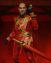 Charger l&#39;image dans la galerie, King Features Flash Gordon Ultimate Ming the Merciless (Tenue militaire rouge) PAR NECA - MARQUES FLASH GORDON, KING FEATURES 
