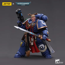 Charger l&#39;image dans la galerie, Figurine Warhammer 40K Ultramarines Primaris Captain (Épée énergétique et pistolet à plasma) à l&#39;échelle 1/18 
