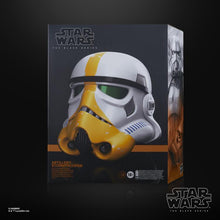 Charger l&#39;image dans la galerie, Casque électronique portable Star Wars : The Black Series Artillery Stormtrooper à l&#39;échelle 1:1 (The Mandalorian) PAR HASBRO - MARQUE STAR WARS 
