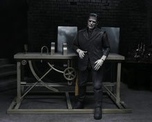 Charger l&#39;image dans la galerie, Pack d&#39;accessoires Frankenstein Universal Monsters PAR NECA - MARQUES UNIVERSAL MONSTERS, FRANKENSTEIN 
