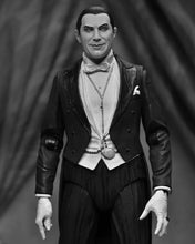 Charger l&#39;image dans la galerie, Figurine Universal Monsters Ultimate Dracula (Abbaye de Carfax) PAR NECA - MARQUES UNIVERSAL MONSTERS, DRACULA 
