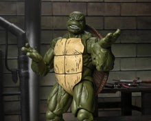 Charger l&#39;image dans la galerie, Figurine articulée The Last Ronin (Battle Damaged) des Tortues Ninja Teenage Mutant Ninja Turtles : Le Dernier Ronin PAR NECA - MARQUES TEENAGE MUTANT NINJA TURTLES, NICKELODEON 
