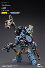 Charger l&#39;image dans la galerie, Figurine Warhammer 40K Space Wolves Iron Priest Jorin Fellhammer à l&#39;échelle 1/18 PAR JOYTOY - MARQUE WARHAMMER 
