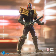 Charger l&#39;image dans la galerie, 2000 AD Exquisite Super Series Judge Dredd 1/12 Scale PX Aperçus Figurine exclusive PAR HIYA TOYS - MARQUES JUDGE DREDD, 2000 AD 
