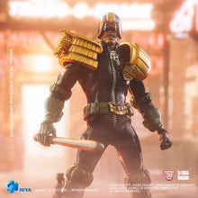 Charger l&#39;image dans la galerie, 2000 AD Exquisite Super Series Judge Dredd 1/12 Scale PX Aperçus Figurine exclusive PAR HIYA TOYS - MARQUES JUDGE DREDD, 2000 AD 
