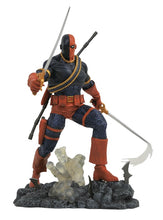 Load image into Gallery viewer, DC Gallery Deathstroke Figure Diorama 10 inches (in stock)
